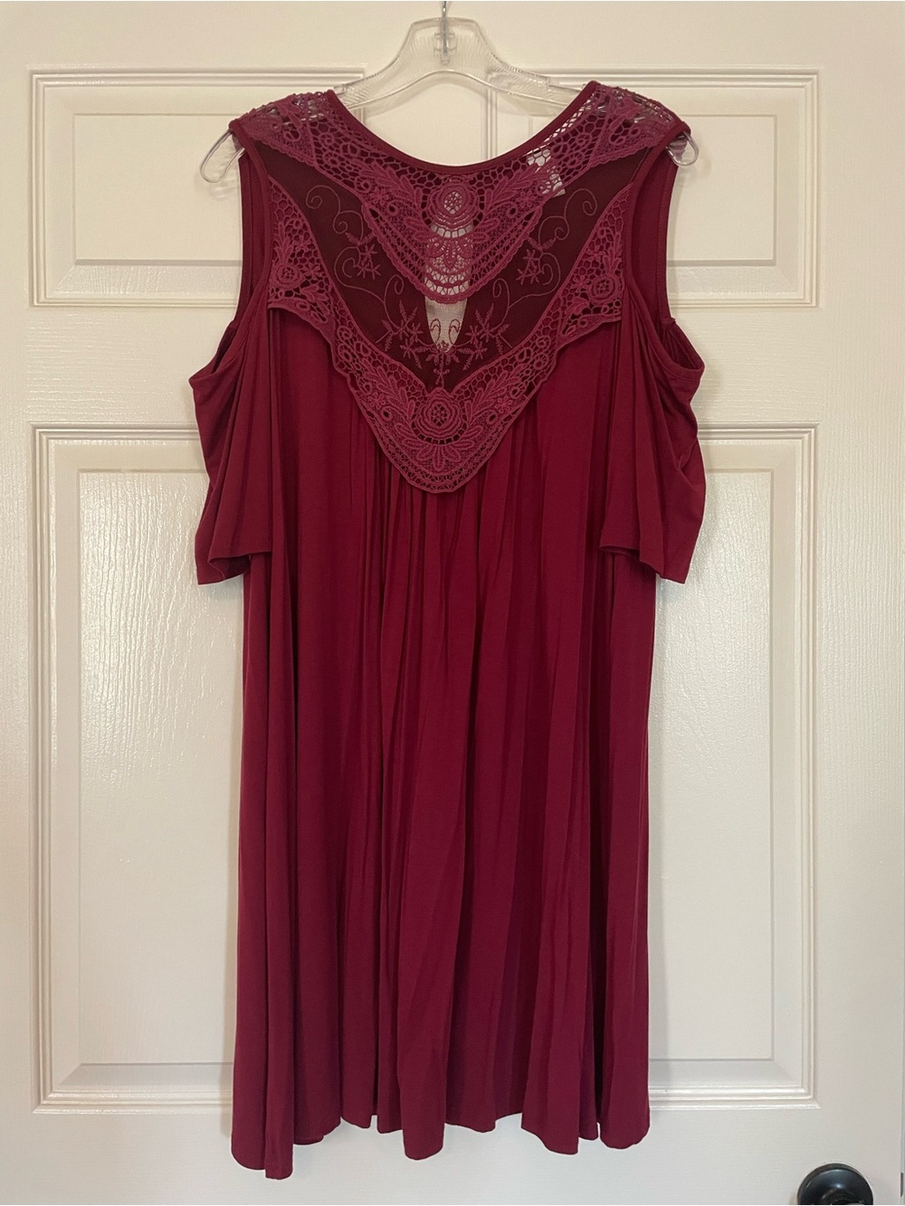 Women’s Cold-Shoulder Lace Yoke Top in Deep Wine